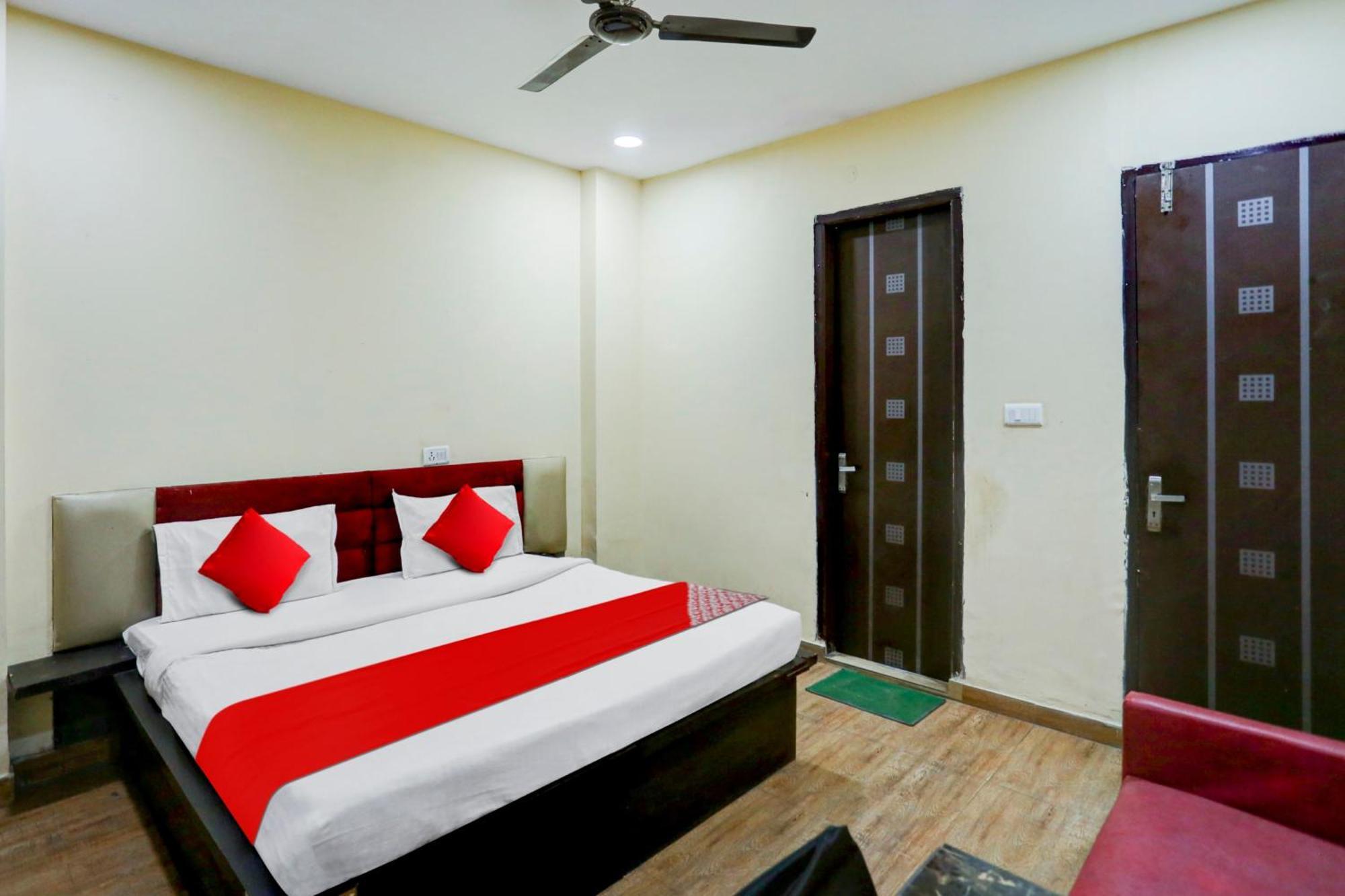 Hotel O Sagarpur 3*